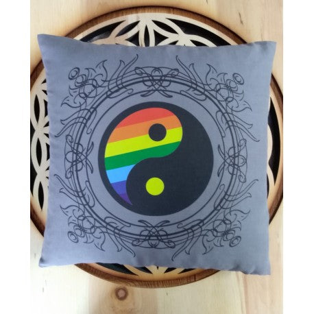 Zirbenkissen „YIN & YANG“ mit den sieben Chakra-Farben